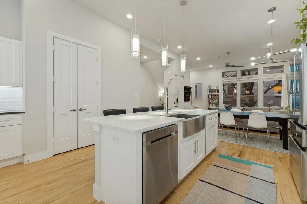 3170 Carmel Street Dallas TX 75204