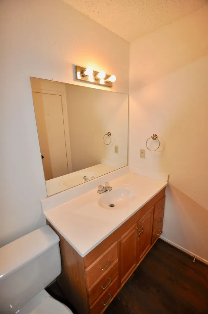 511 W Oak Street Weatherford TX 76086
