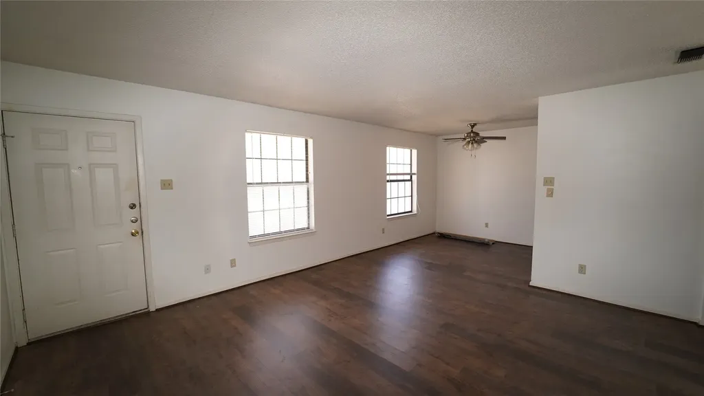511 W Oak Street Weatherford TX 76086