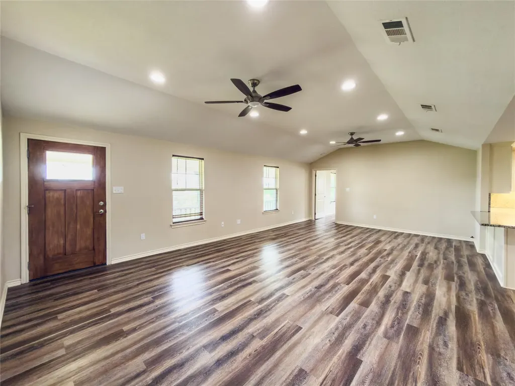322 Hcr 2320 Abbott TX 76621