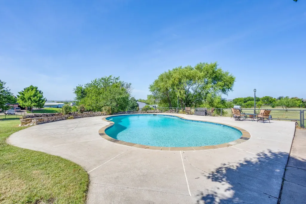 2200 White Lane Haslet TX 76052