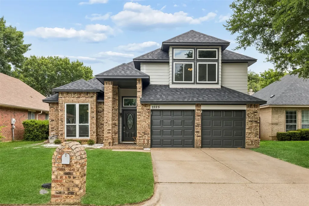 2225 Chapel Downs Drive Arlington TX 76017