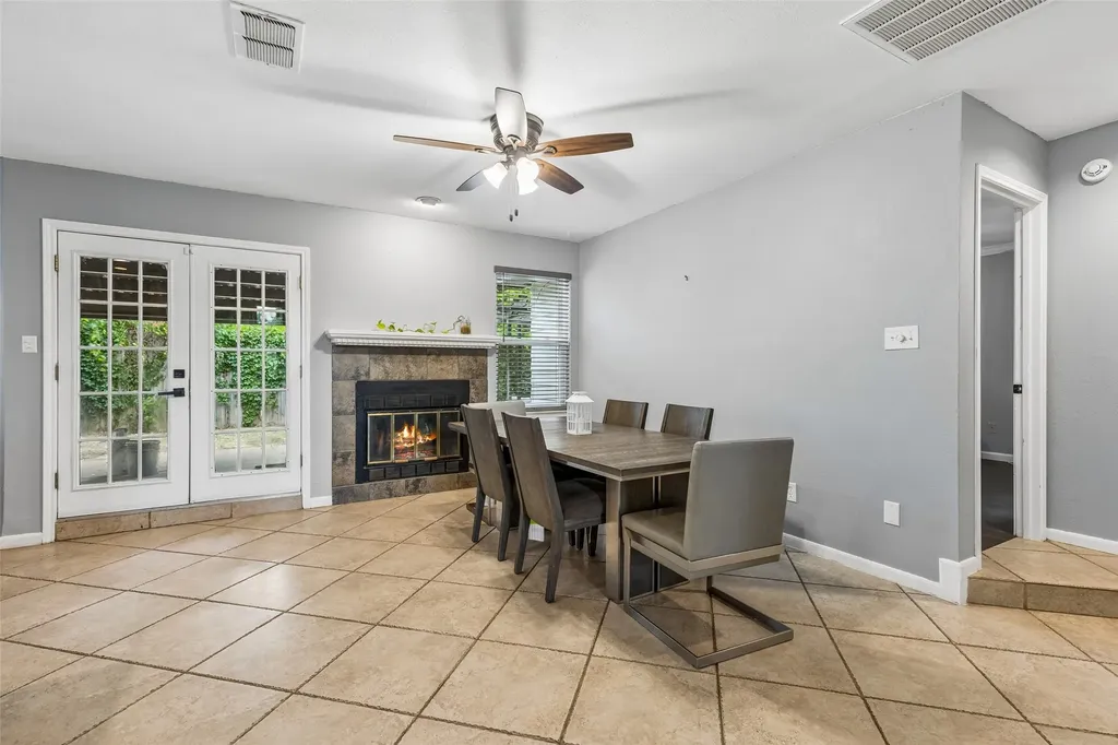 2225 Chapel Downs Drive Arlington TX 76017