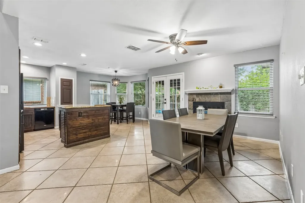 2225 Chapel Downs Drive Arlington TX 76017