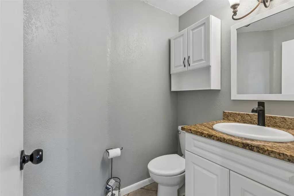 2225 Chapel Downs Drive Arlington TX 76017