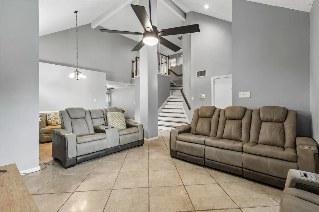 2225 Chapel Downs Drive Arlington TX 76017