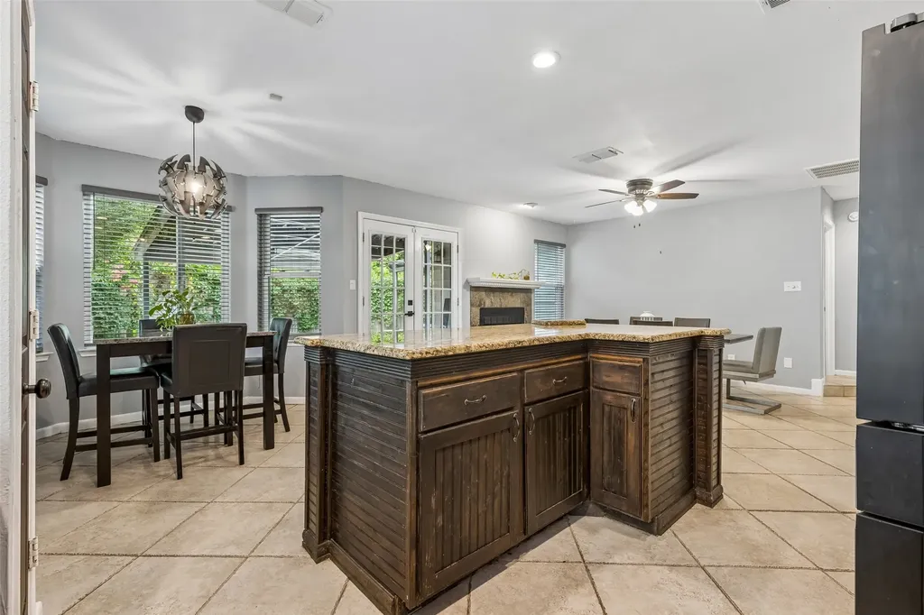 2225 Chapel Downs Drive Arlington TX 76017