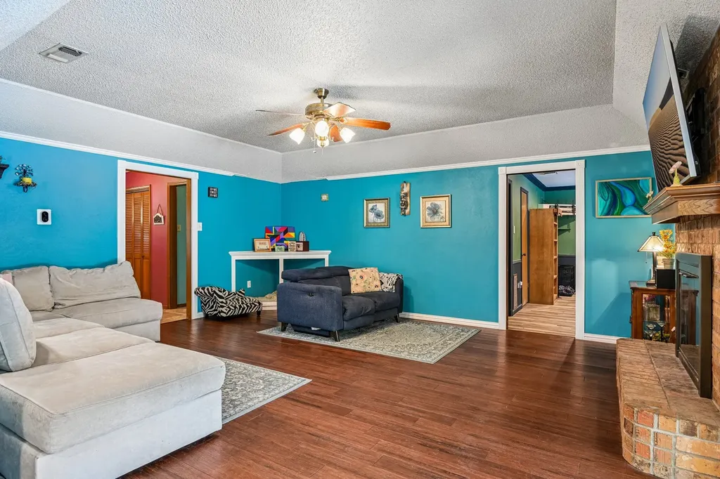 6404 Suncrest Court North Richland Hills TX 76180