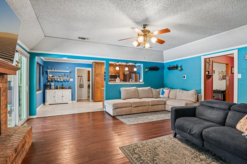 6404 Suncrest Court North Richland Hills TX 76180