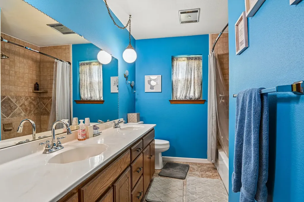 6404 Suncrest Court North Richland Hills TX 76180