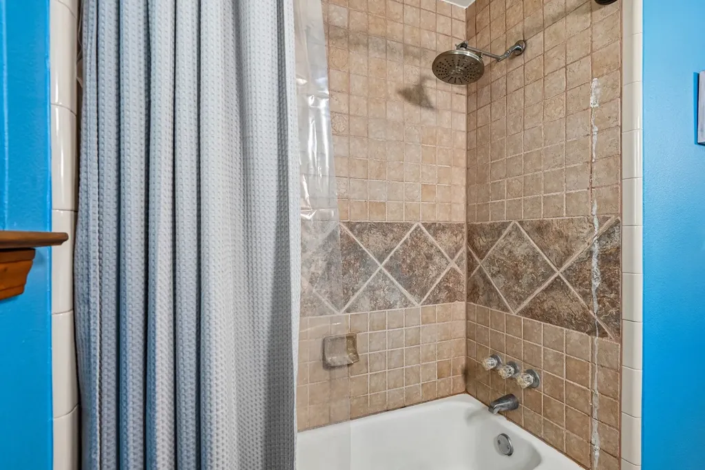 6404 Suncrest Court North Richland Hills TX 76180