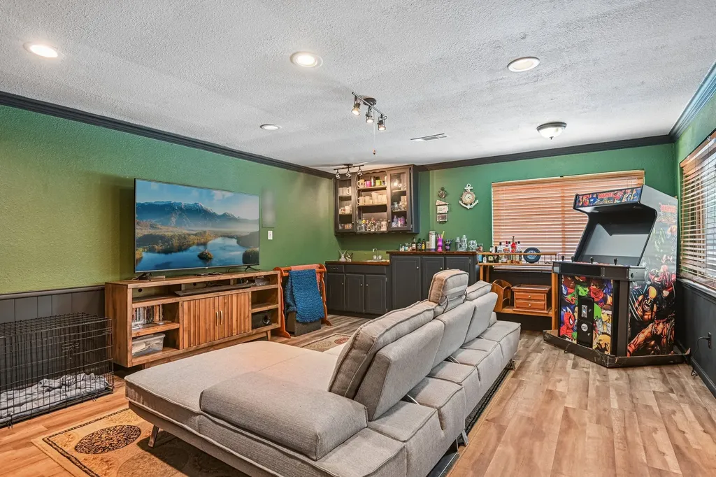 6404 Suncrest Court North Richland Hills TX 76180