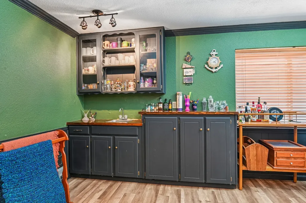 6404 Suncrest Court North Richland Hills TX 76180