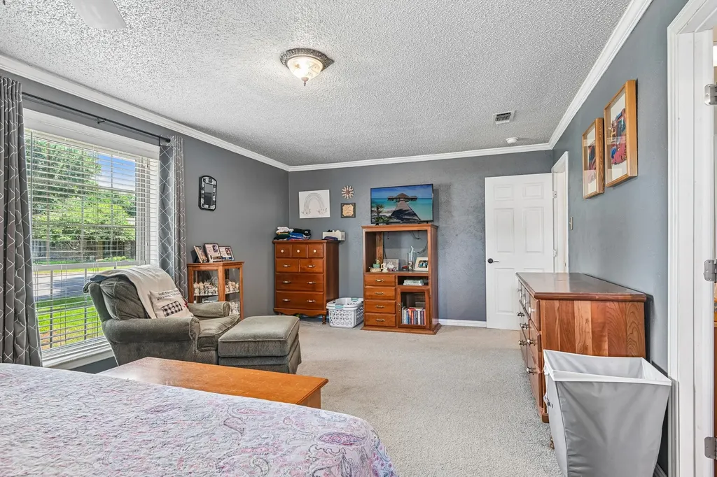 6404 Suncrest Court North Richland Hills TX 76180