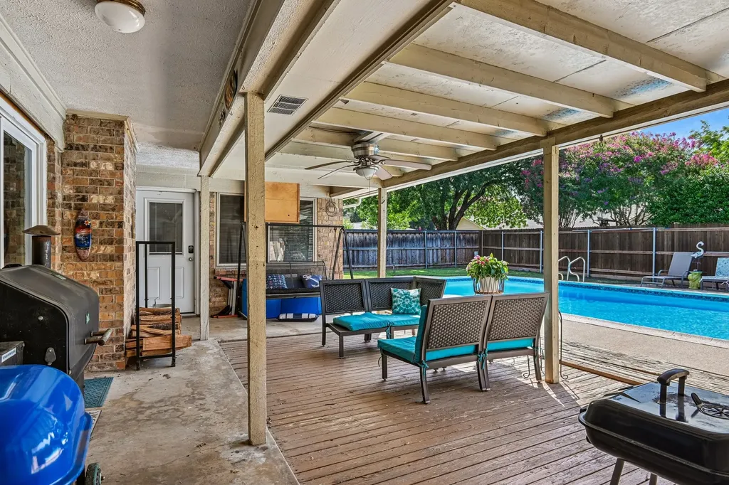 6404 Suncrest Court North Richland Hills TX 76180