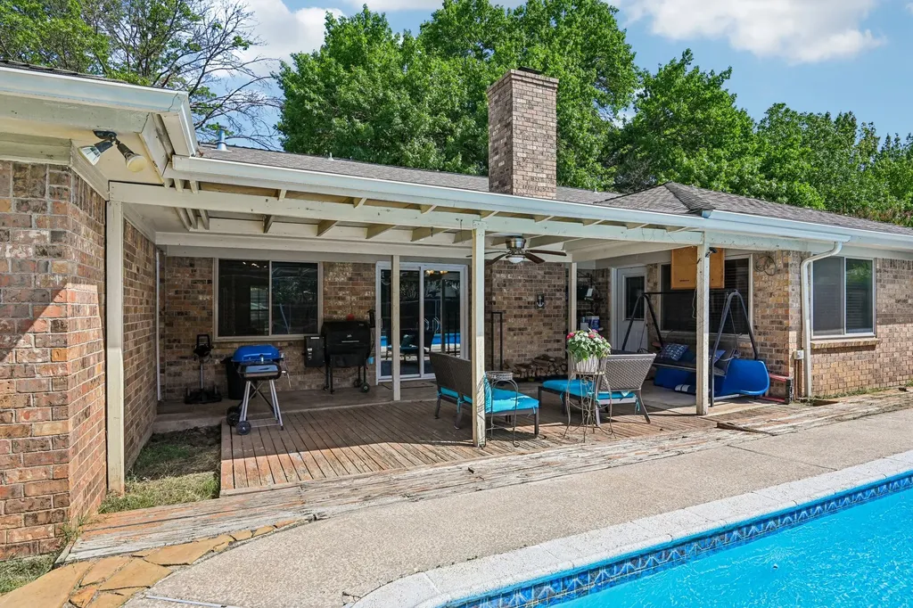 6404 Suncrest Court North Richland Hills TX 76180