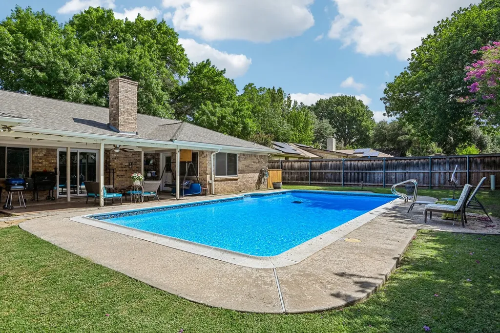 6404 Suncrest Court North Richland Hills TX 76180