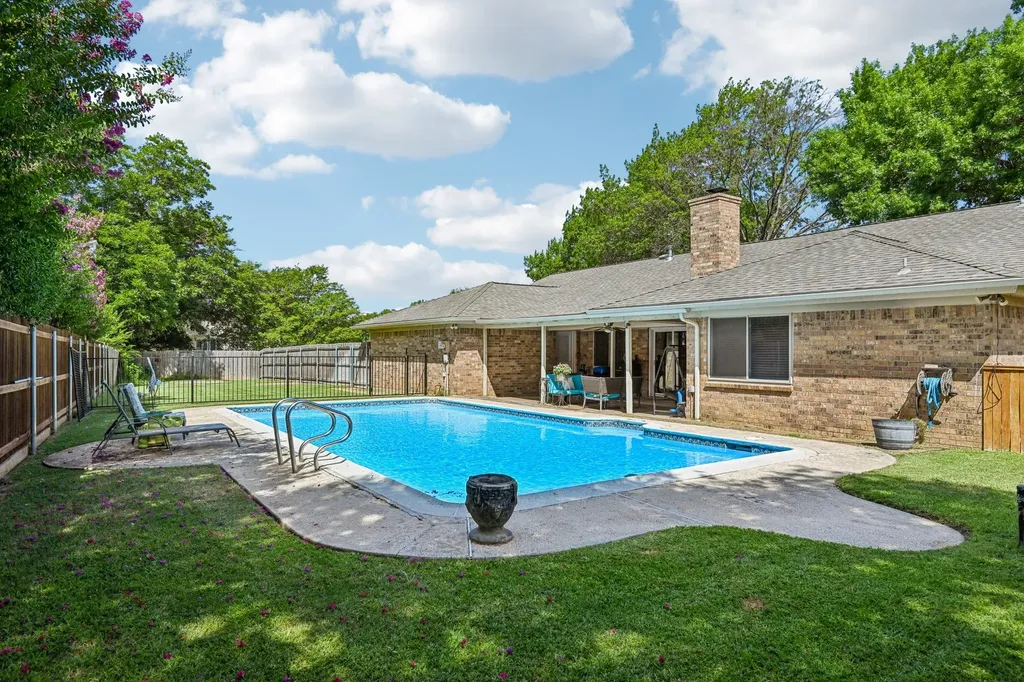 6404 Suncrest Court North Richland Hills TX 76180