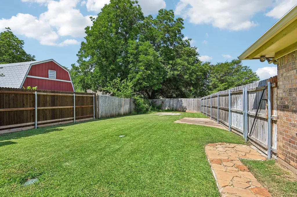 6404 Suncrest Court North Richland Hills TX 76180