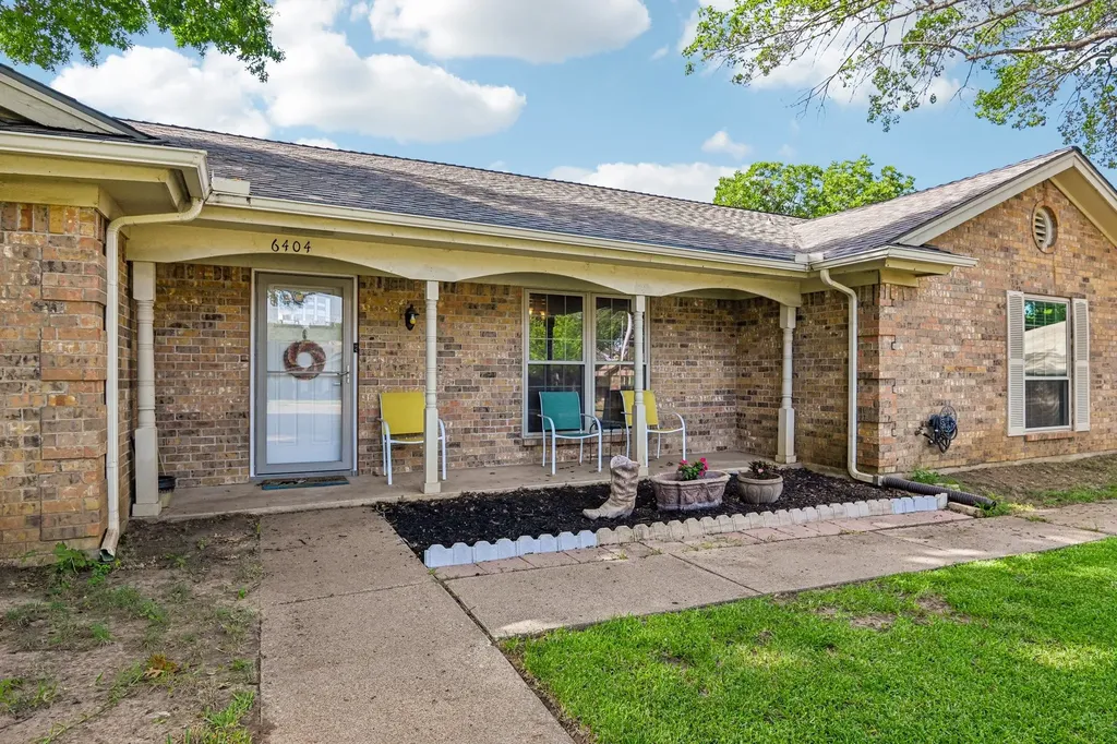 6404 Suncrest Court North Richland Hills TX 76180