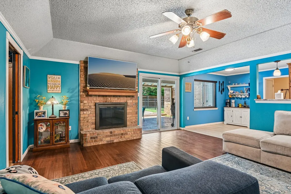6404 Suncrest Court North Richland Hills TX 76180