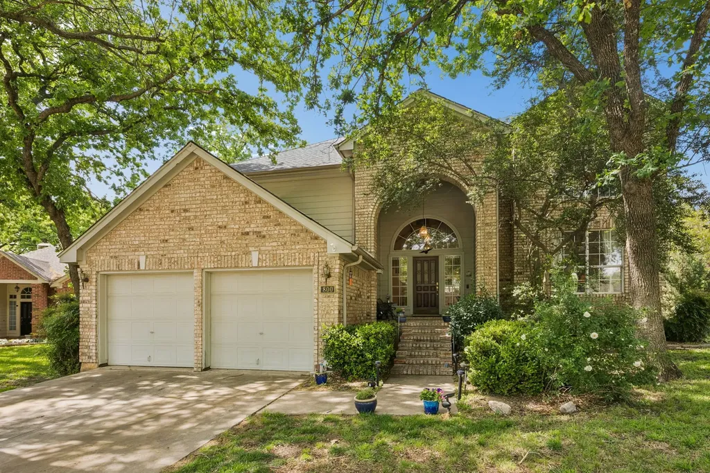 800 Fernwood Court Highland Village TX 75077
