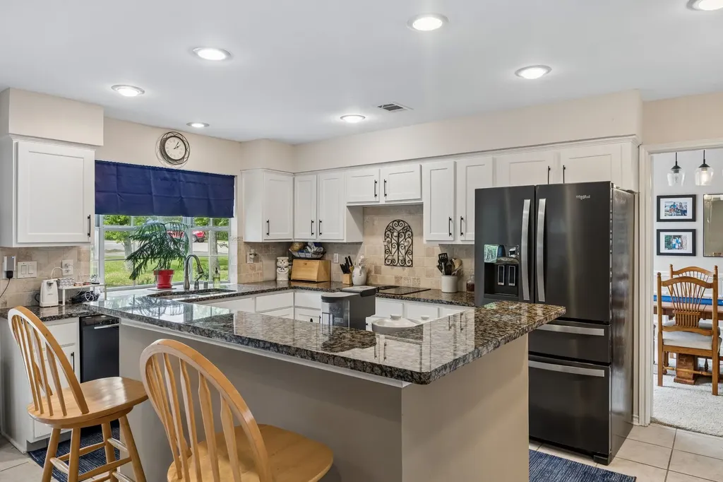 800 Fernwood Court Highland Village TX 75077