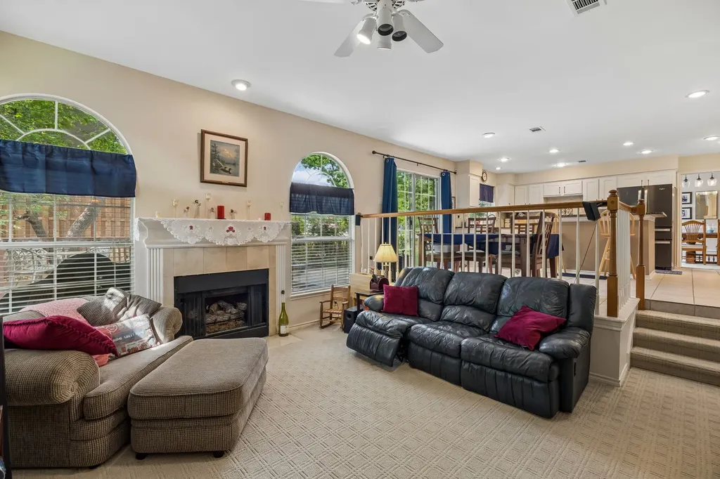 800 Fernwood Court Highland Village TX 75077