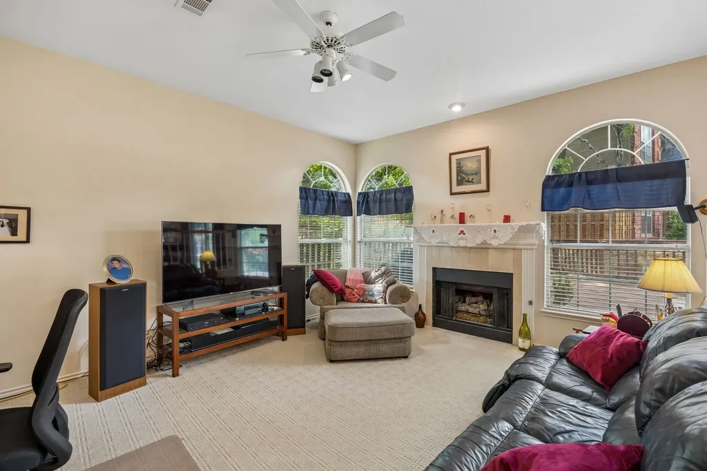 800 Fernwood Court Highland Village TX 75077