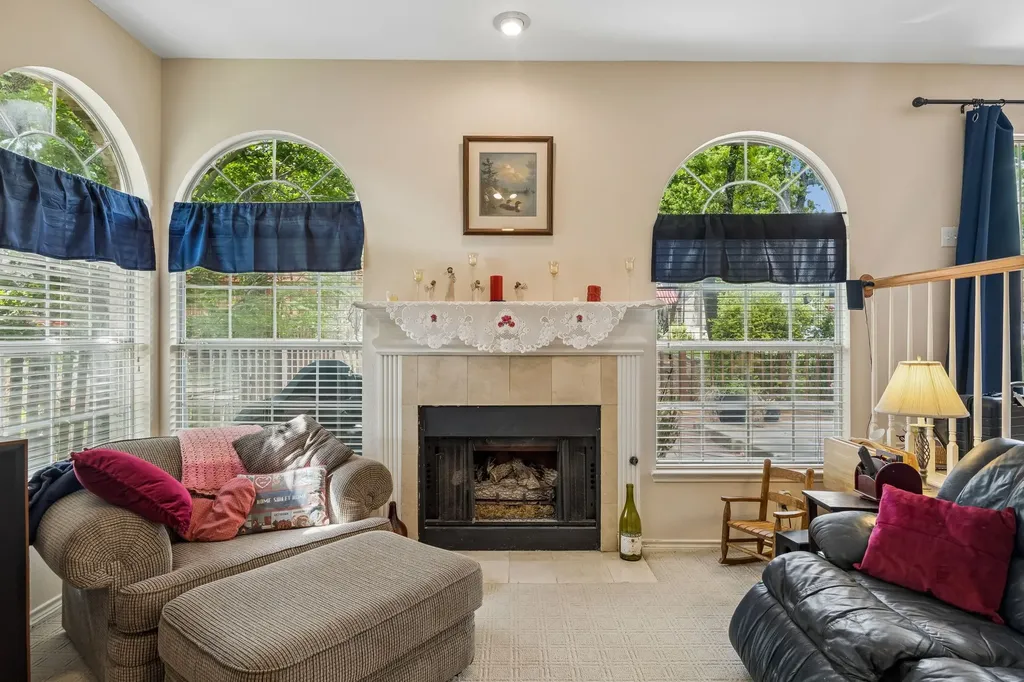 800 Fernwood Court Highland Village TX 75077