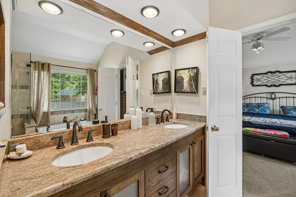 800 Fernwood Court Highland Village TX 75077