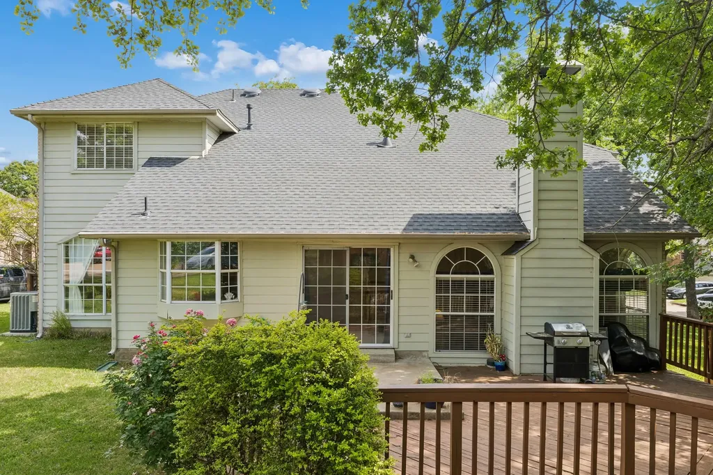 800 Fernwood Court Highland Village TX 75077