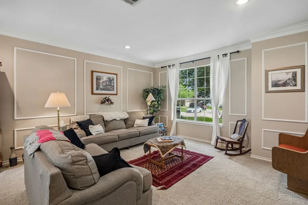 800 Fernwood Court Highland Village TX 75077
