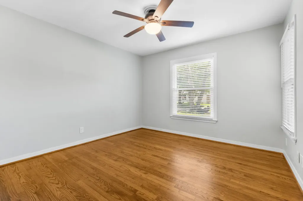563 Hambrick Road Dallas TX 75218
