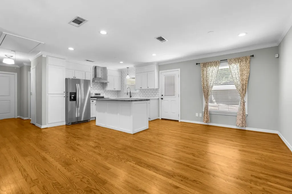 563 Hambrick Road Dallas TX 75218
