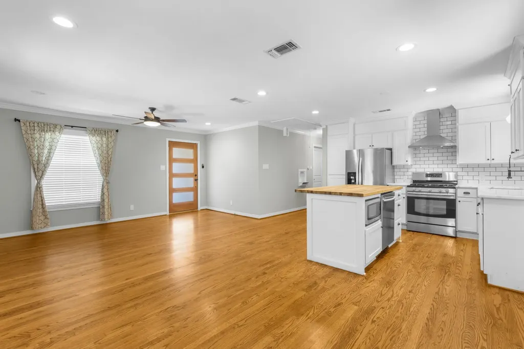 563 Hambrick Road Dallas TX 75218