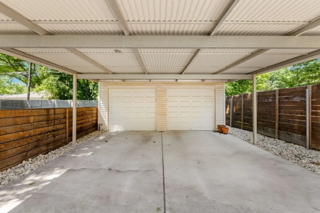 563 Hambrick Road Dallas TX 75218