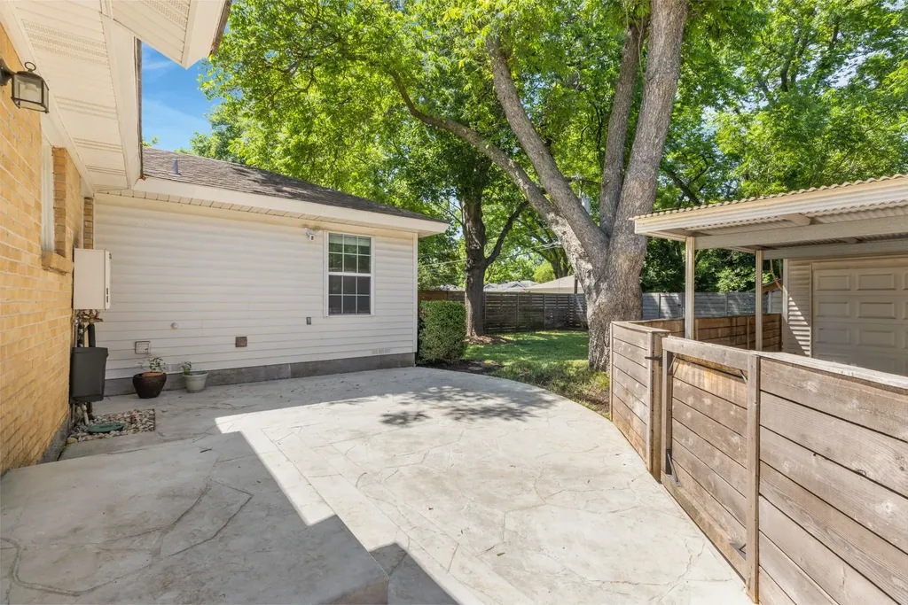 563 Hambrick Road Dallas TX 75218