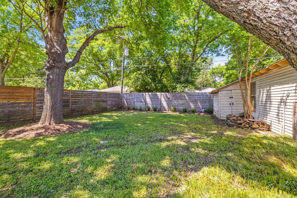 563 Hambrick Road Dallas TX 75218