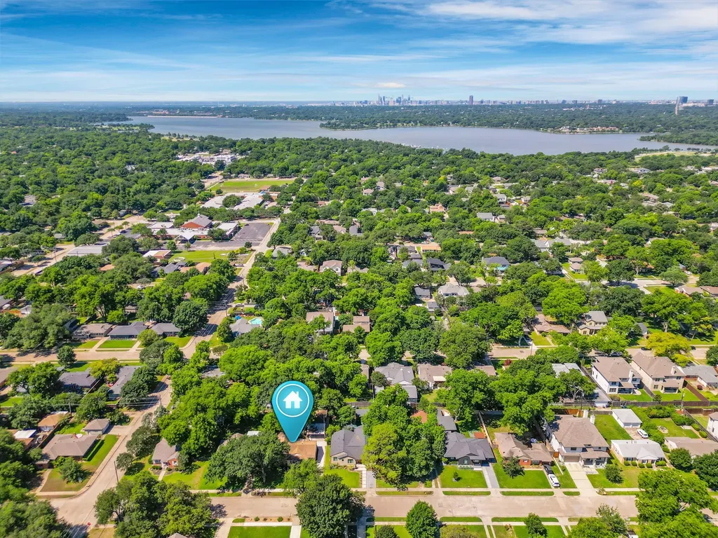 563 Hambrick Road Dallas TX 75218
