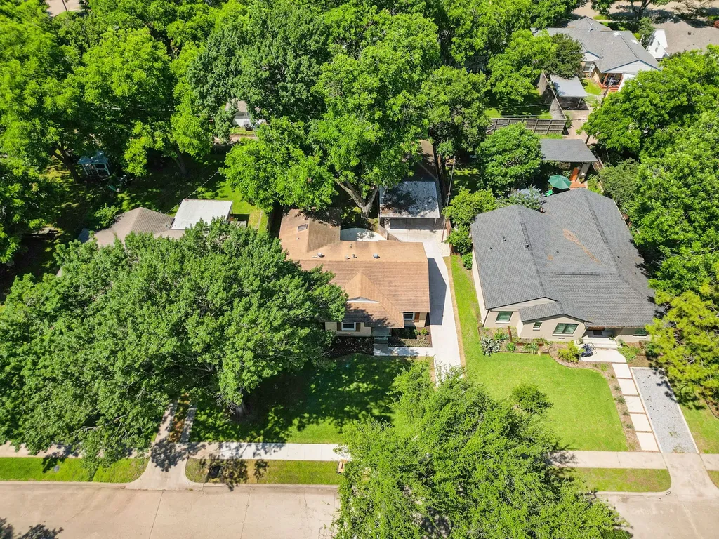 563 Hambrick Road Dallas TX 75218