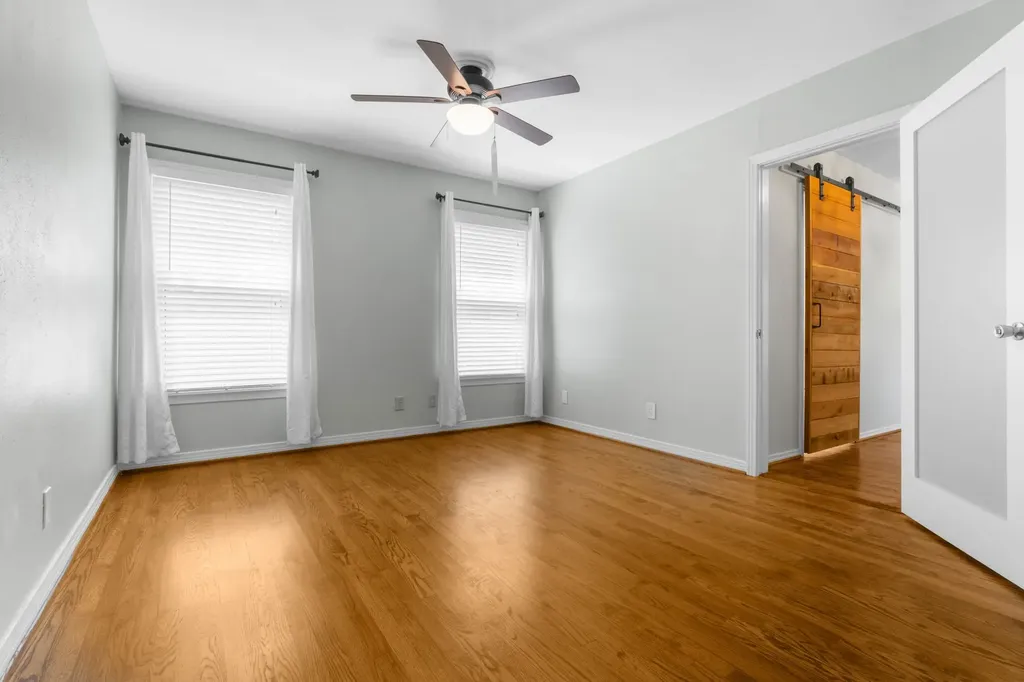 563 Hambrick Road Dallas TX 75218