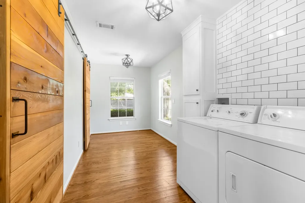 563 Hambrick Road Dallas TX 75218
