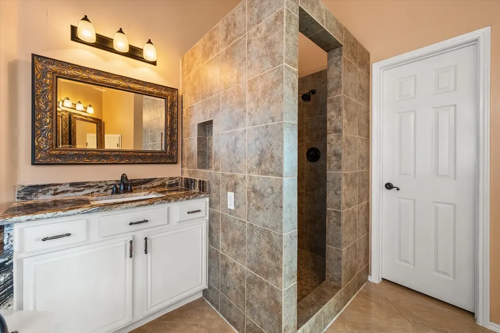 6906 Field Lark Drive Arlington TX 76002