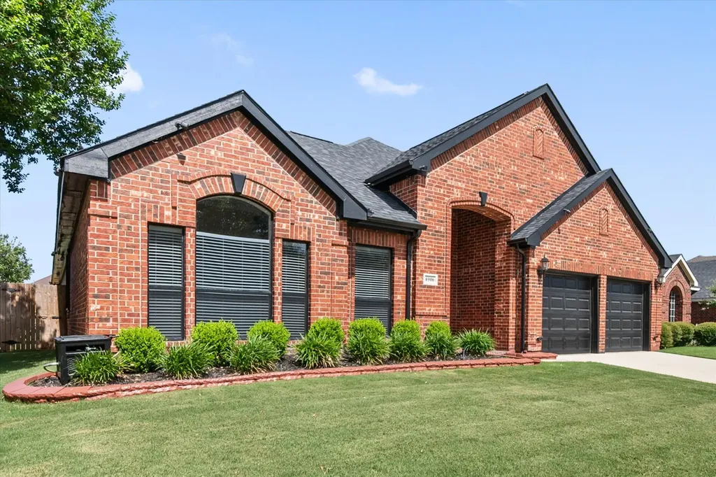 6906 Field Lark Drive Arlington TX 76002
