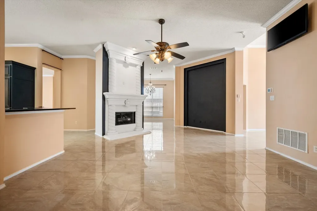 6906 Field Lark Drive Arlington TX 76002