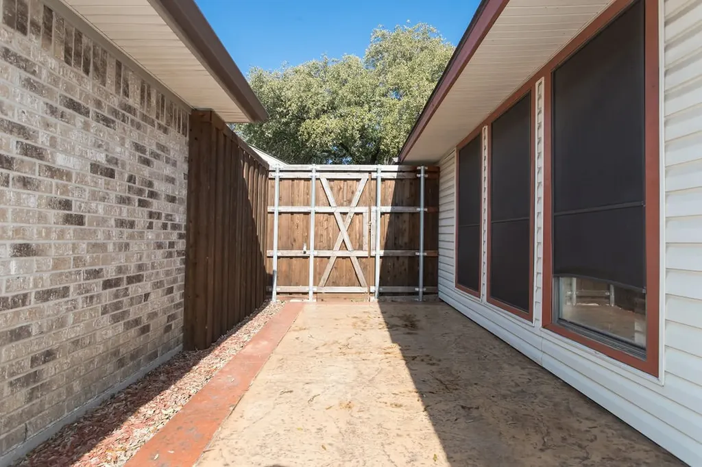 2426 Centaurus Drive Garland TX 75044