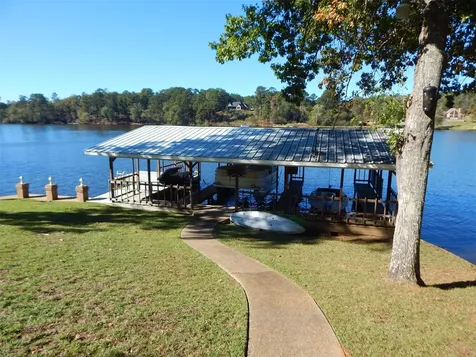 3073 East Lake Gladewater TX 75647