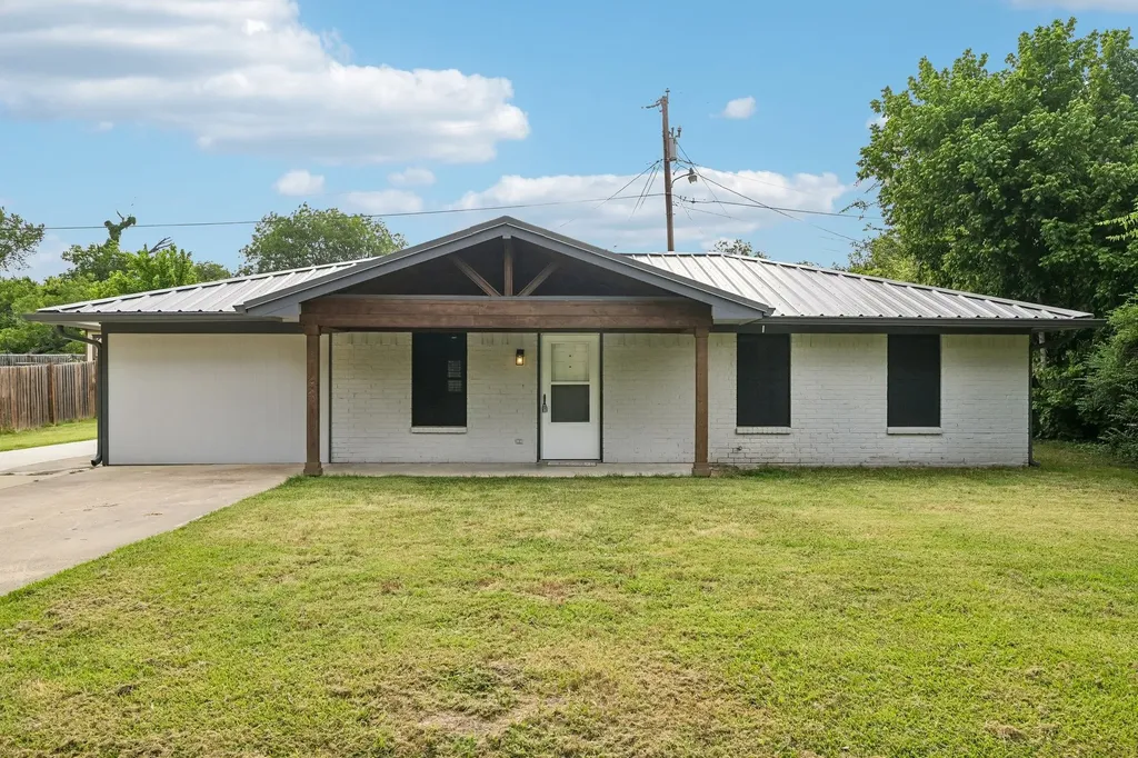 511 Commerce Street Kemp TX 75143