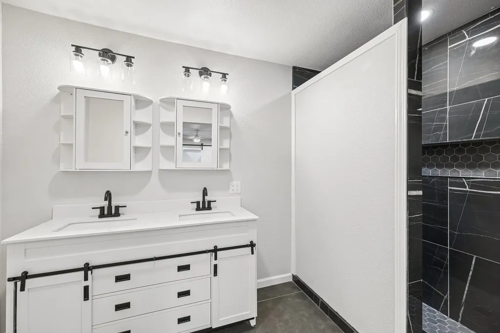 511 Commerce Street Kemp TX 75143